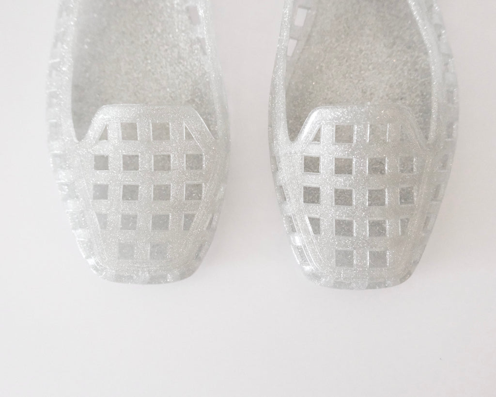 Pearly silver