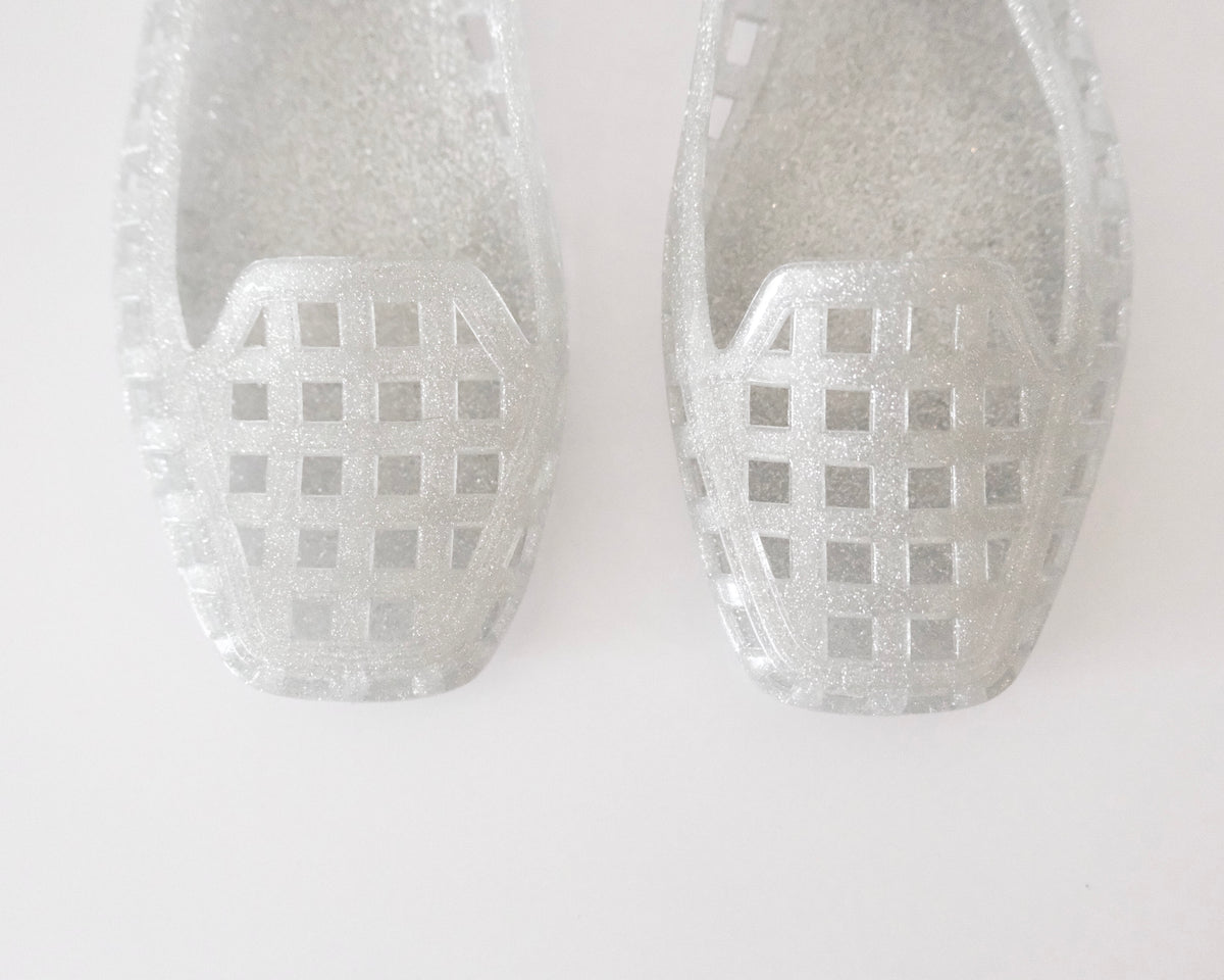 Pearly silver