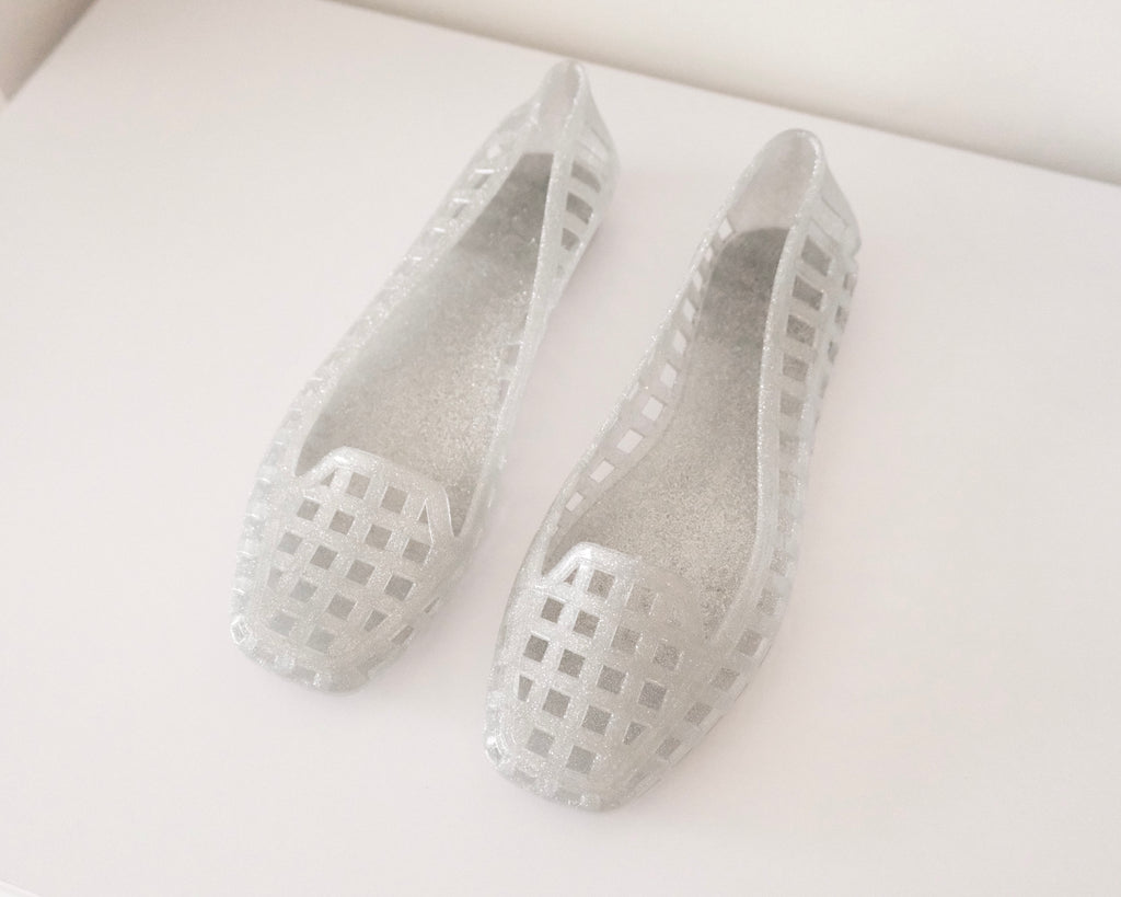 Pearly silver