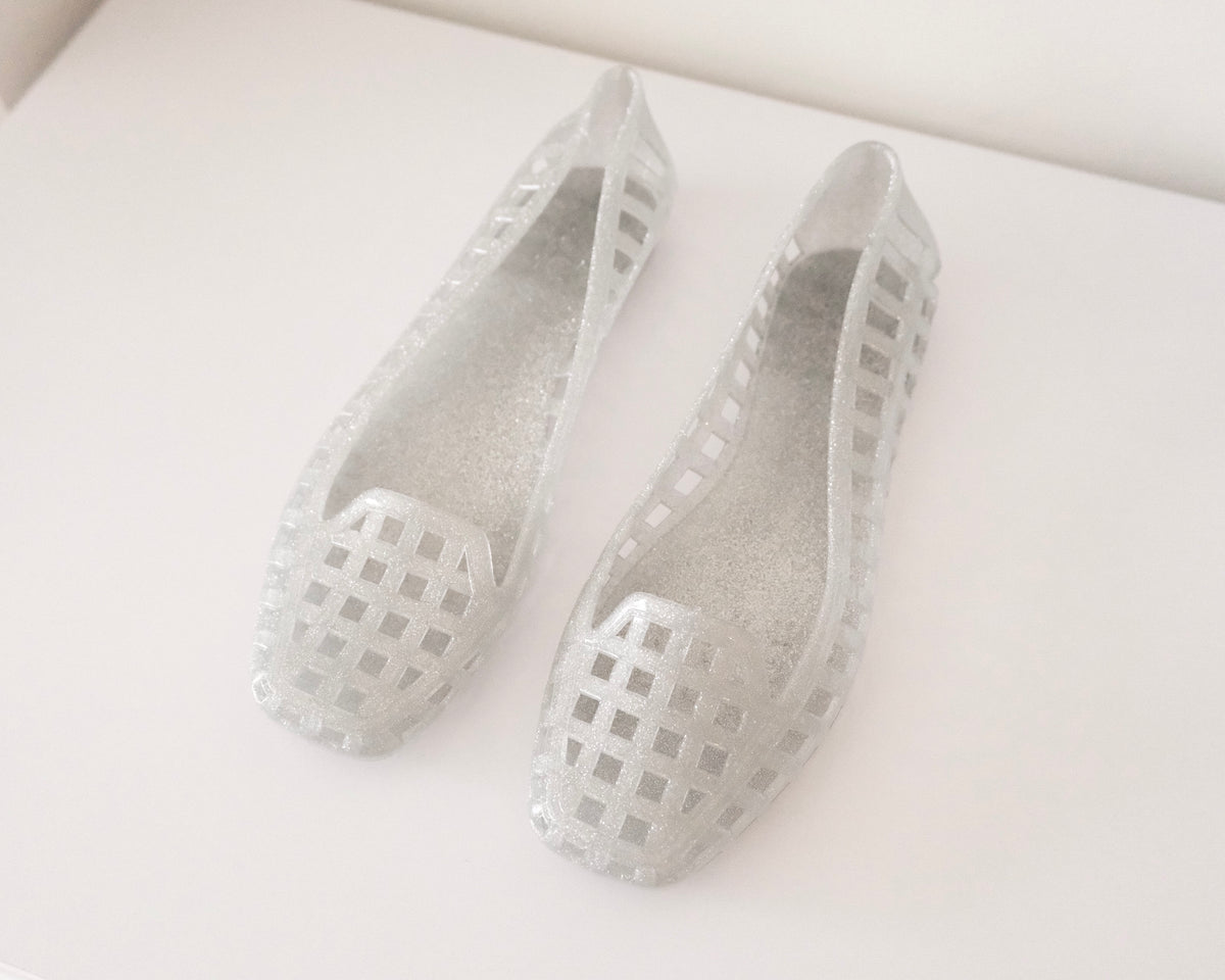 Pearly silver